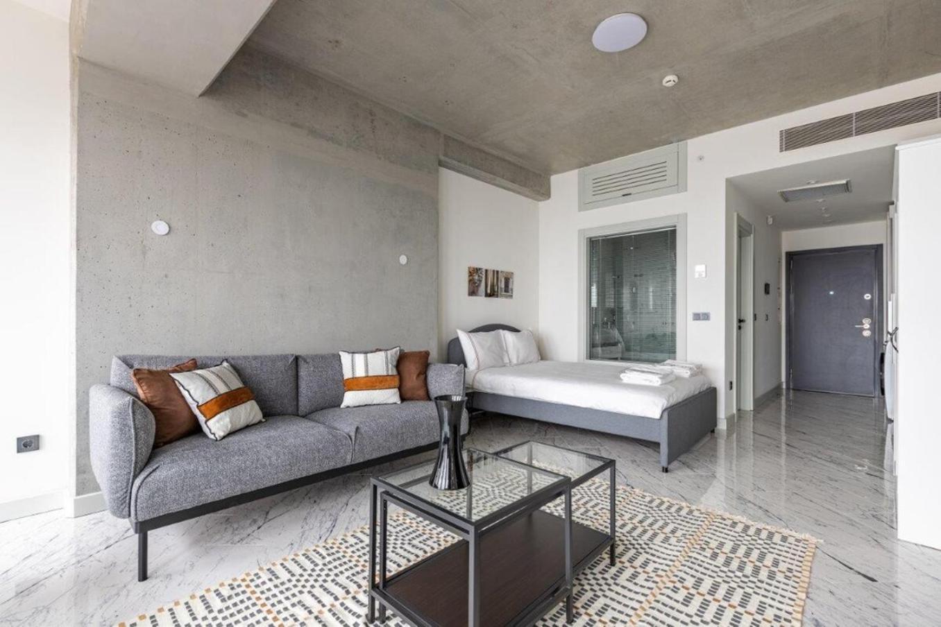 Trendy Cool Bright Parking Poolviews! #254 Daire İstanbul