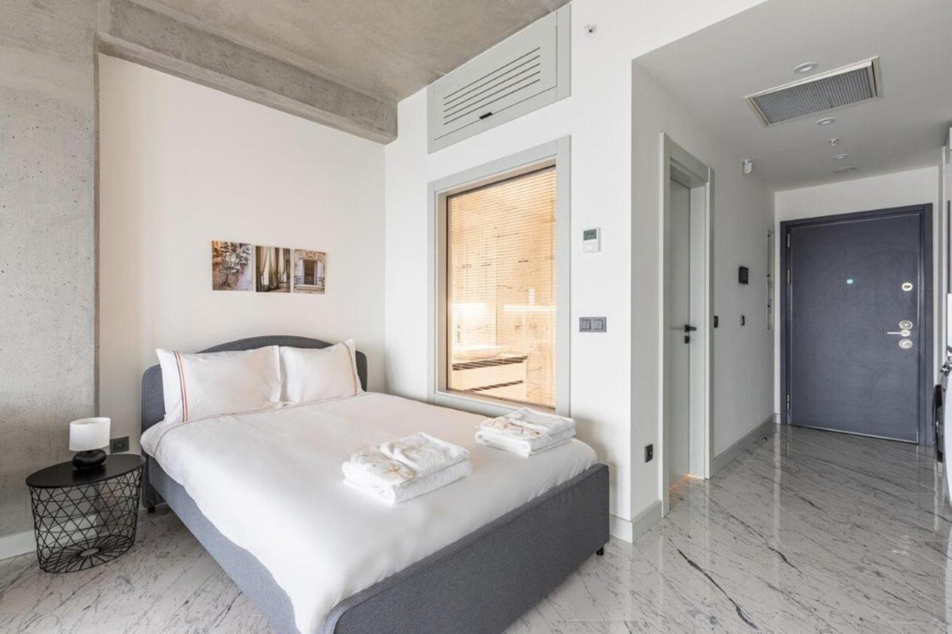 Trendy Cool Bright Parking Poolviews! #254 Daire İstanbul
