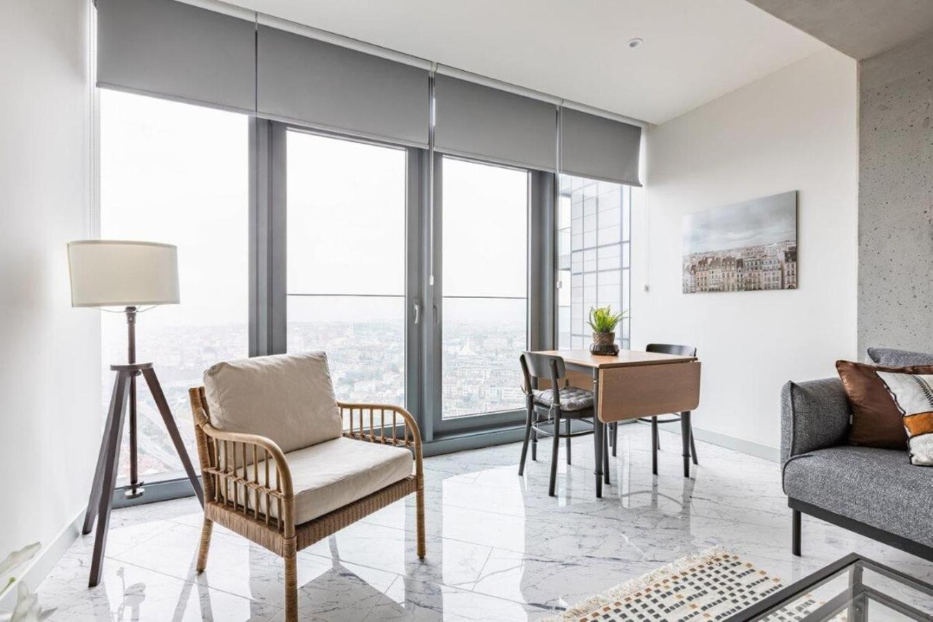 Daire Trendy Cool Bright Parking Poolviews! #254 *