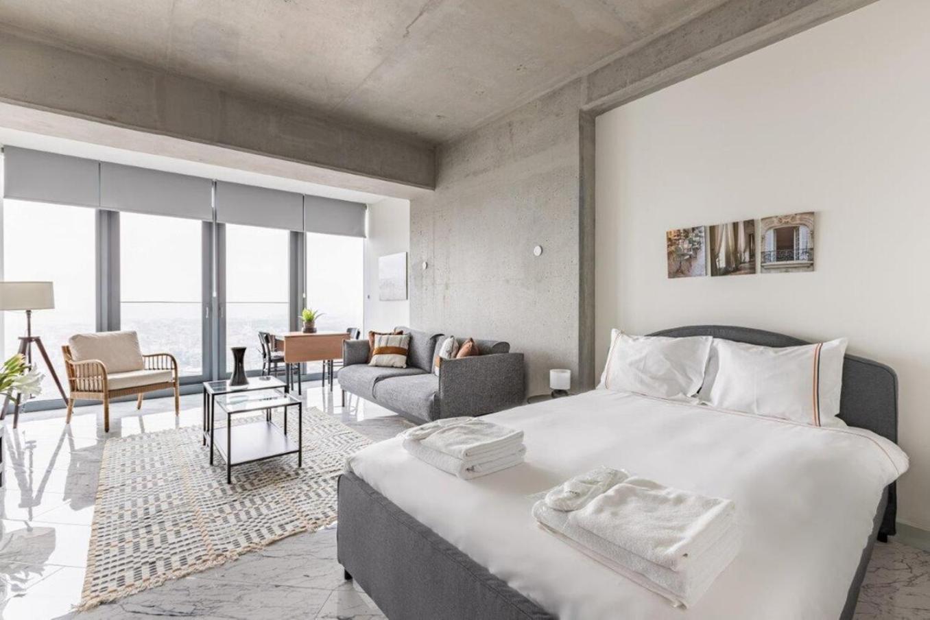 Trendy Cool Bright Parking Poolviews! #254 Daire İstanbul