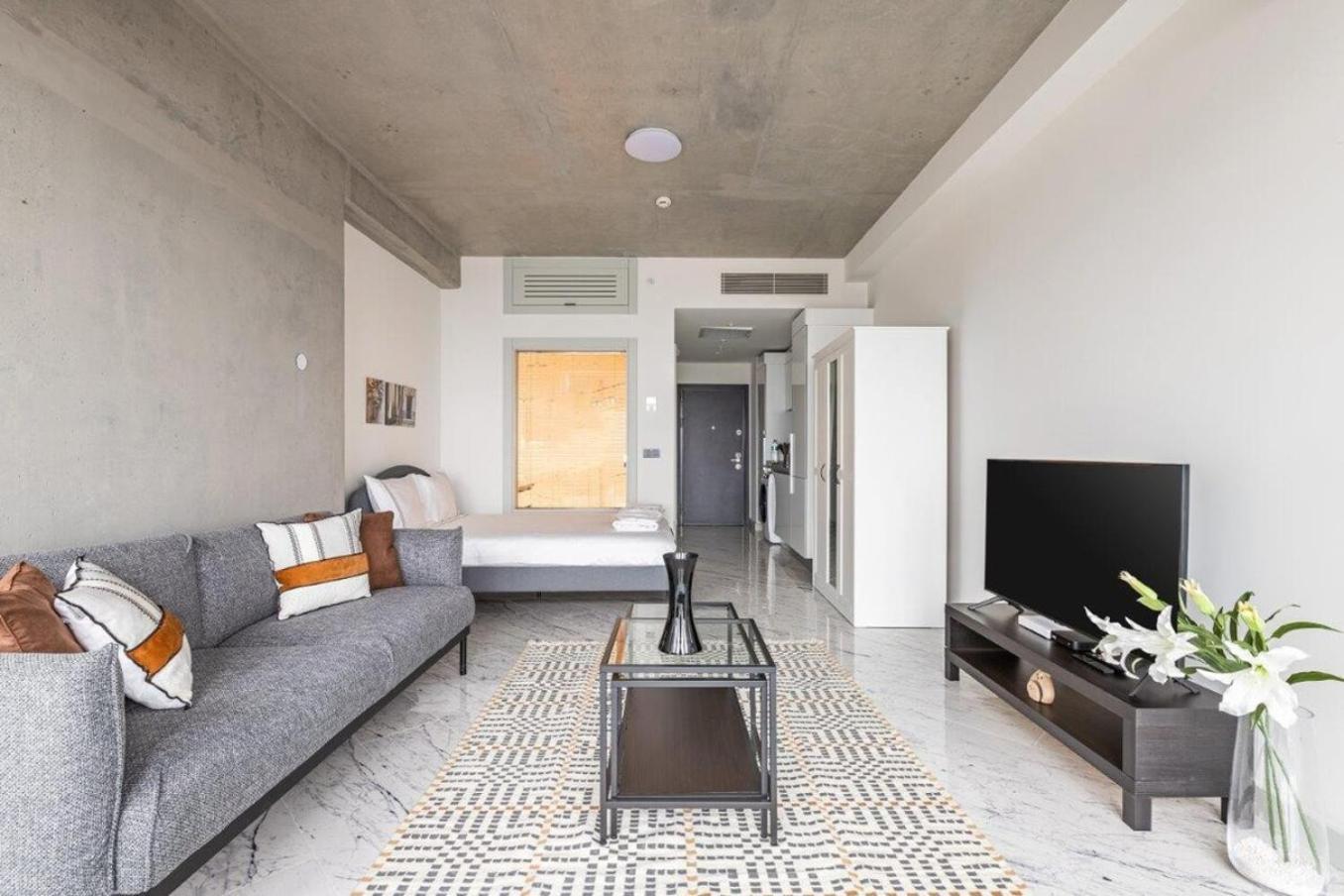 Trendy Cool Bright Parking Poolviews! #254 Istambul