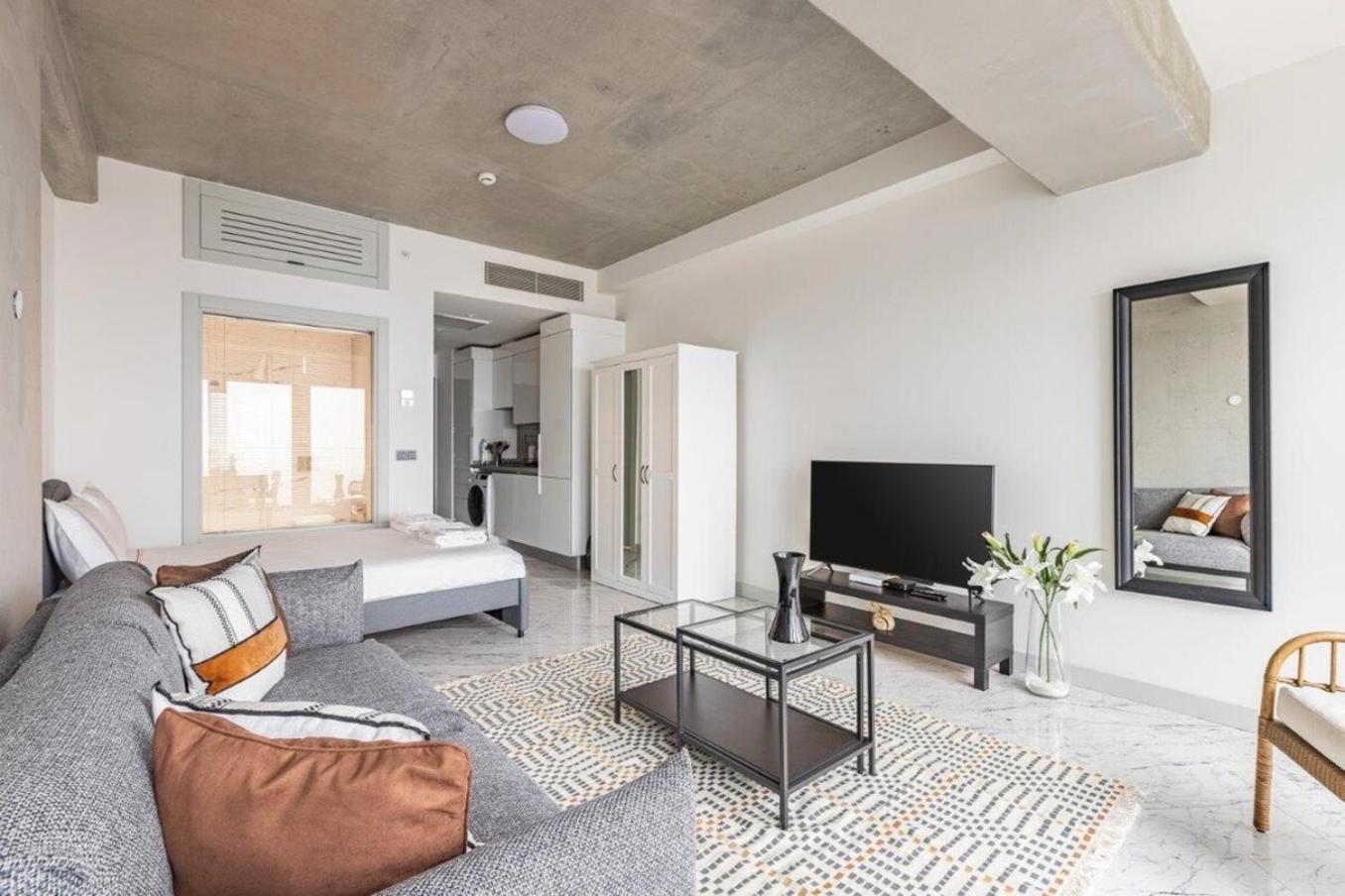 Trendy Cool Bright Parking Poolviews! #254 Istambul